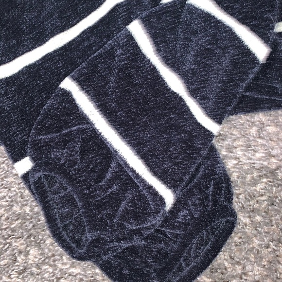 AE Cropped sweater - Picture 2 of 2